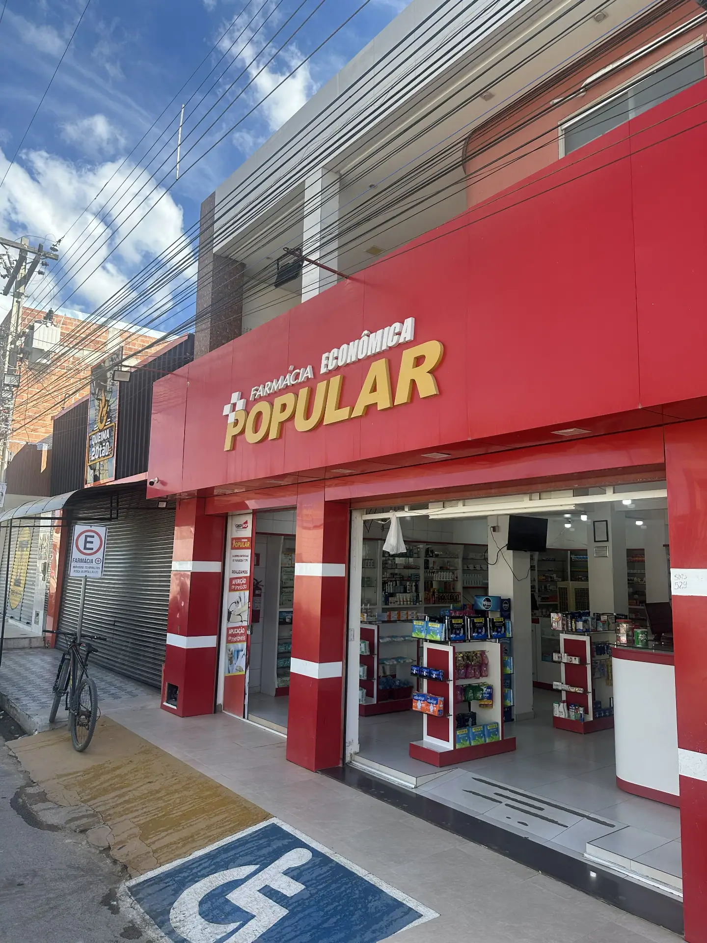 Fachada da Farmácia Econômica Popular em Juazeiro-BA